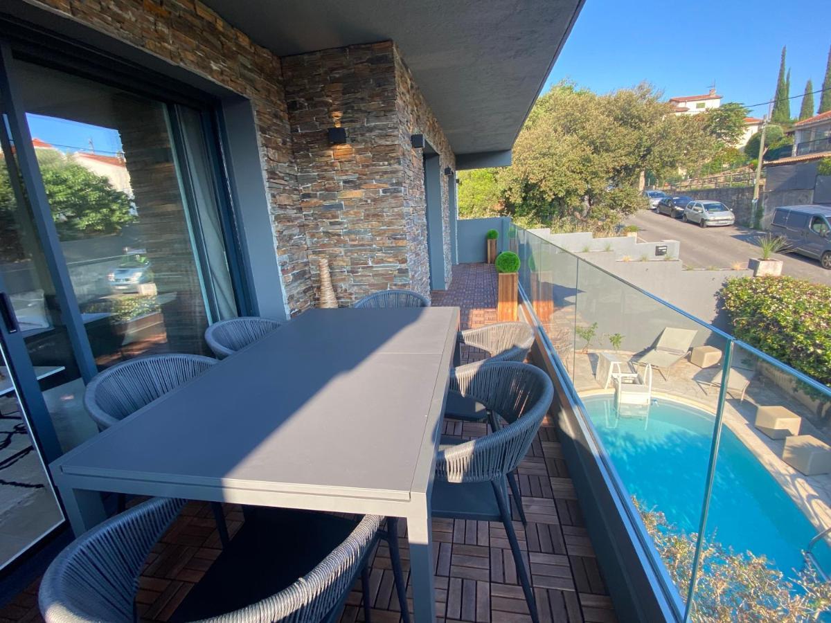 Villa De Charme La Lionne-piscine-12 Pers *