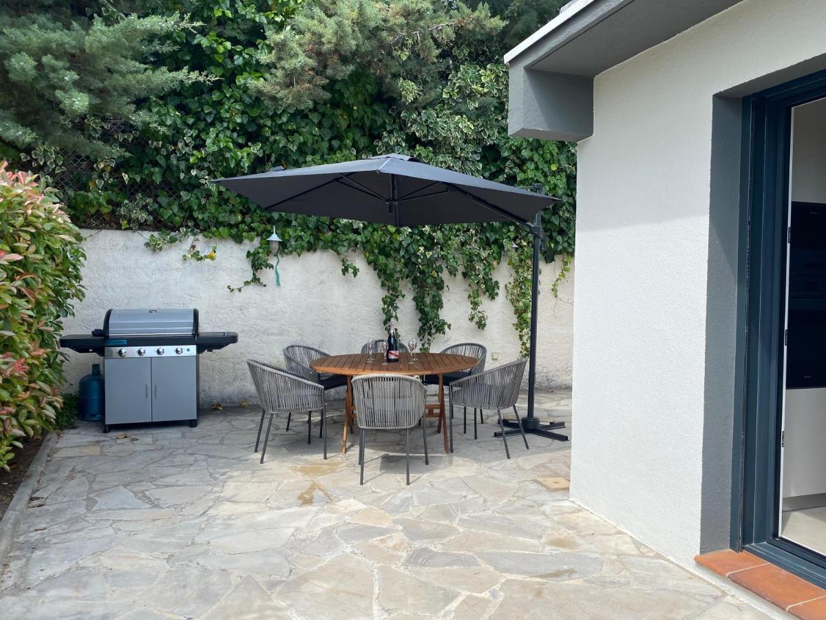 De Charme La Lionne-piscine-12 Pers Villa